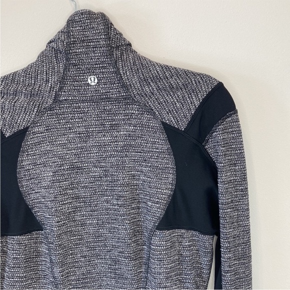 Lululemon Bhakti Yoga Jacket in Gray/Coco Pique Black / Black Size 10 MSRP $128 - Picture 8 of 14